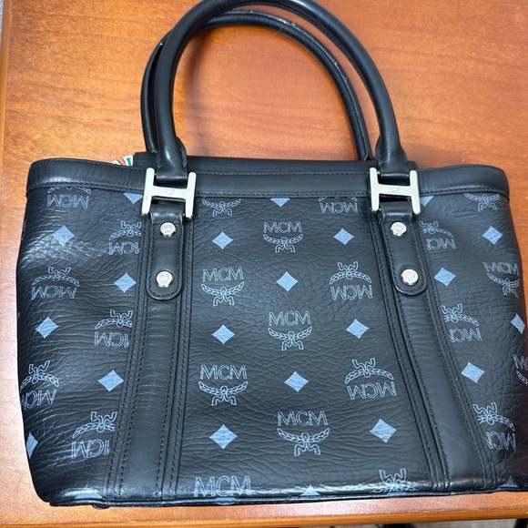MCM VISETOS TOTE BLACK BAG/CHARM LOGO - Picture 6 of 13